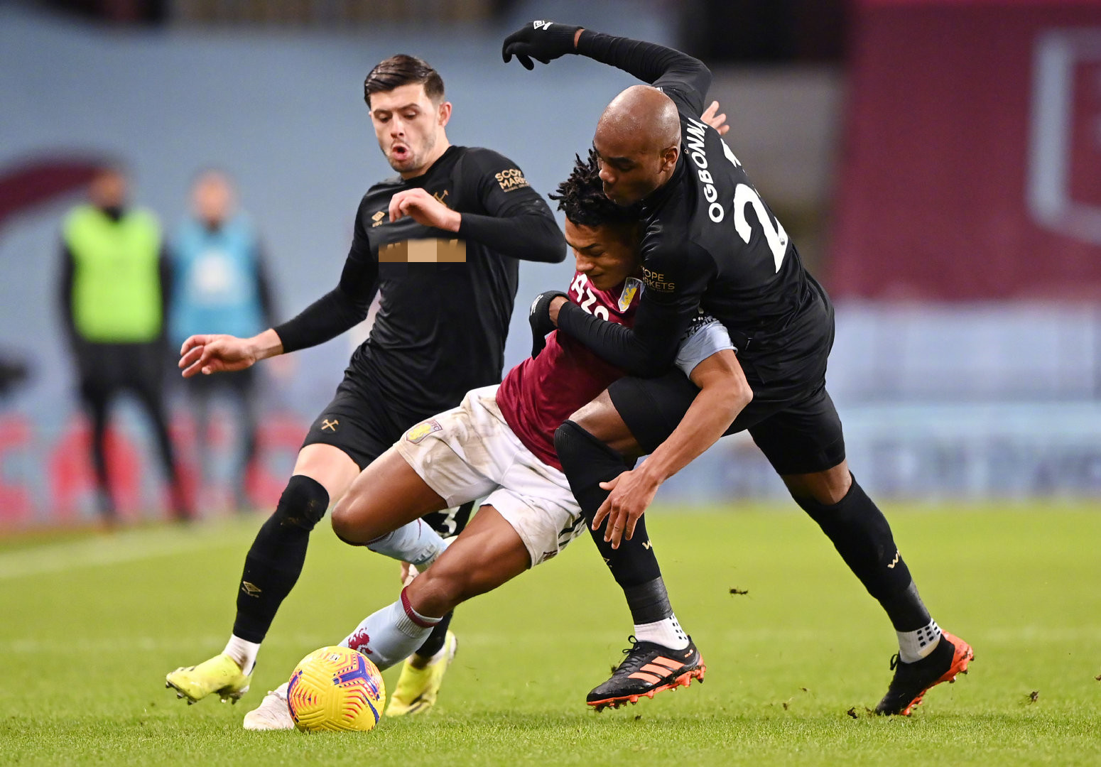 雨雪或油污 雨雪或油污